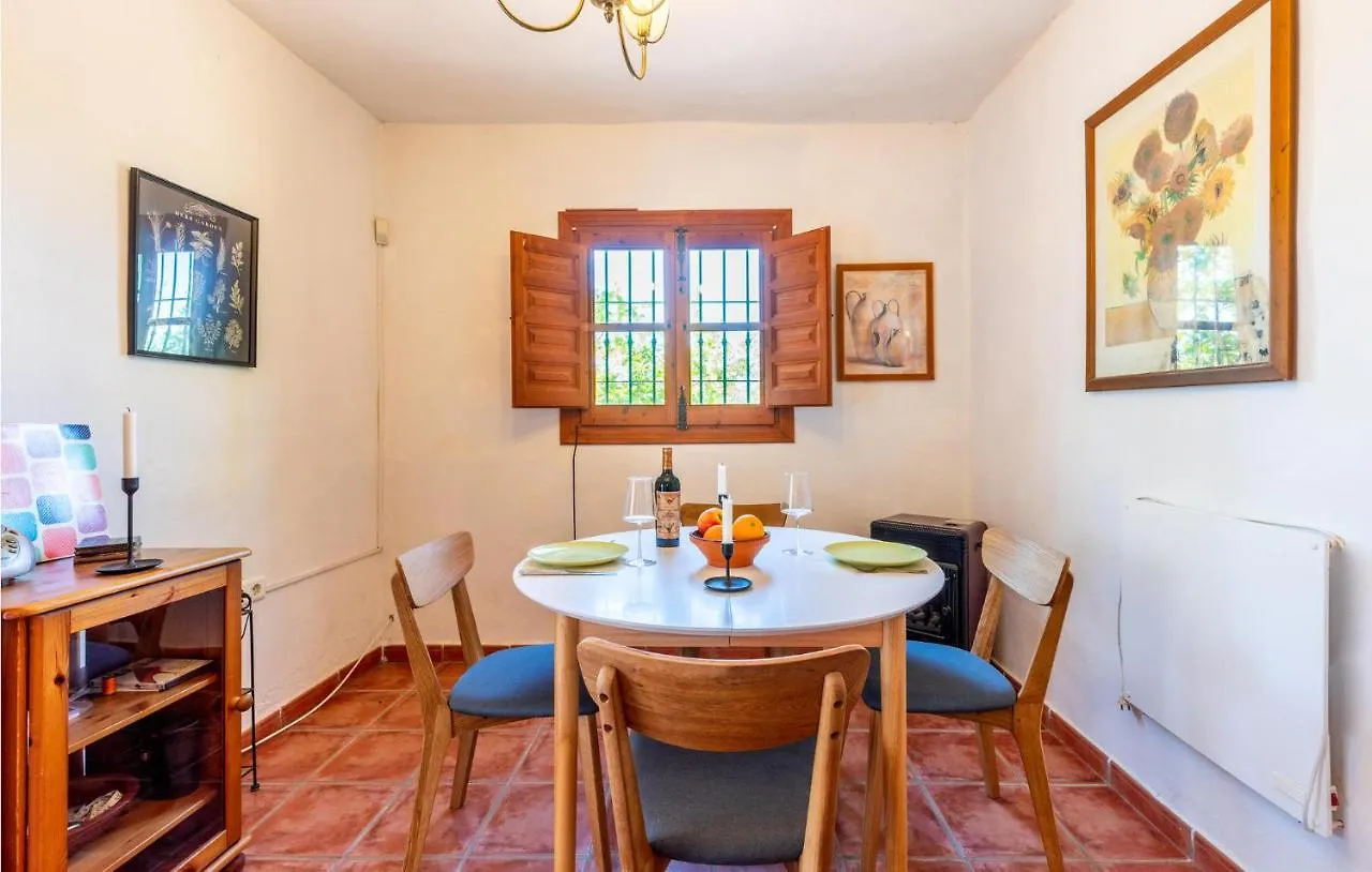 Pet Friendly Home In Iznate With Kitchen 马拉加